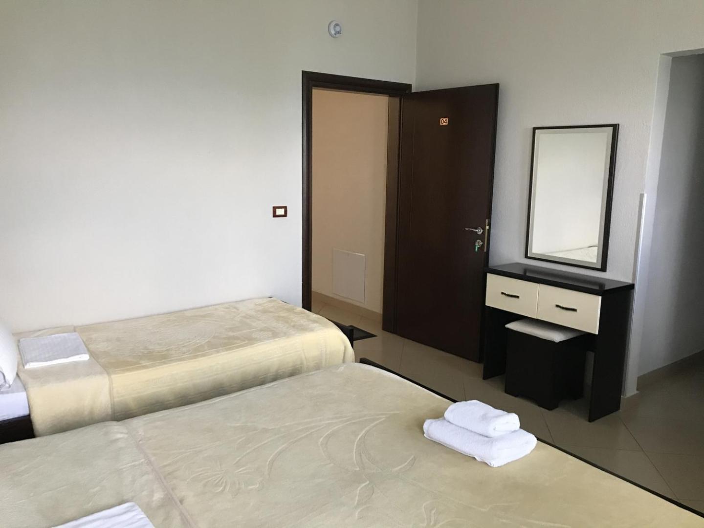 Hotel Camping Lini Zimmer foto